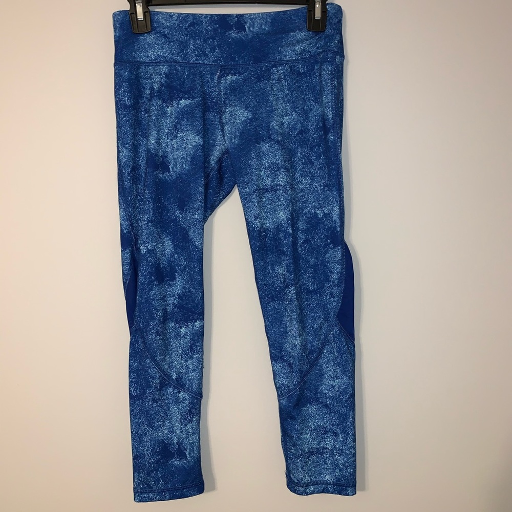 Blue workout leggings
